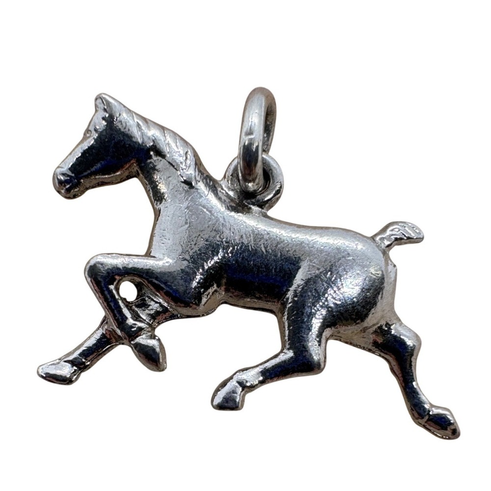 Vintage Silver Tone‎ Horse Charm Prancing Equestrian Magnetic Pendant 2.09g
